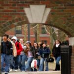 美国留学时事资讯-哈佛招生歧视亚裔学生案开审
