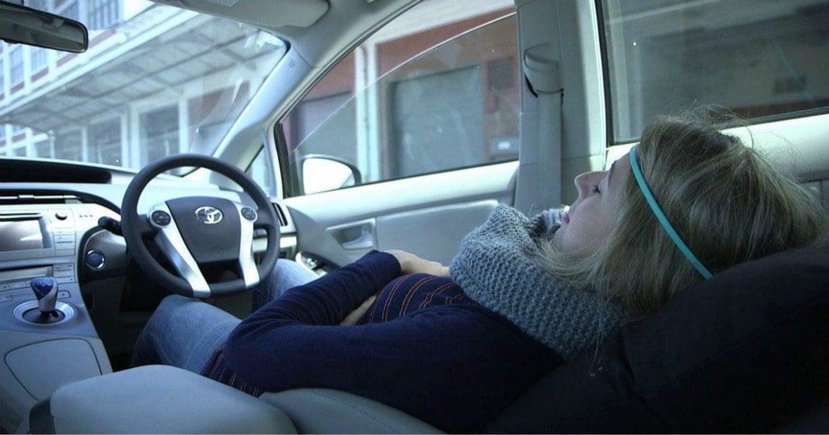 无法想象，美国大学生竟然无家可归，上完课只能在车里睡觉？
