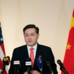 新驻美大使秦刚抵达华盛顿上任，中美关系可能升温？